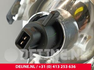 Volvo V70 Nebelscheinwerfer links vorne O275077 foto 3