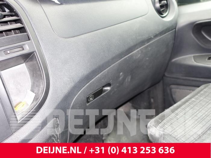 Mercedes Vito Dashboardkastje O275213