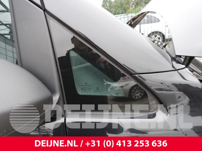 Mercedes Vito Driehoeks Ruit rechts-voor O275219