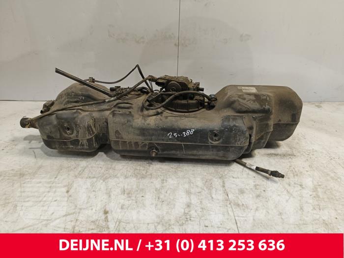 Gebruikte Tank adblue Volkswagen Crafter 2.5 TDI 30/35/50 Prijs € 369,05 Inclusief btw aangeboden door van Deijne Onderdelen Uden B.V.