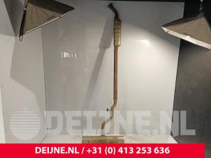 Gebruikte Uitlaat Midden + Einddemper Volvo XC40 (XZ) 1.5 T4 Plug-in Hybrid 12V Prijs € 300,00 Margeregeling aangeboden door van Deijne Onderdelen Uden B.V.