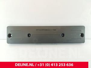 Nieuwe Afdekplaat motor Porsche Taycan (Y1A) 4S Performance Prijs € 87,12 Inclusief btw aangeboden door van Deijne Onderdelen Uden B.V.