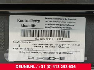 Porsche Taycan Engine cover O275274 photo 3