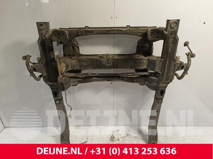 Gebruikte Subframe Mercedes Sprinter 3,5t (907.6/910.6) 319 CDI 3.0 V6 24V RWD Prijs € 302,50 Inclusief btw aangeboden door van Deijne Onderdelen Uden B.V.