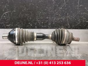 Gebruikte Aandrijfas links-voor Volvo XC90 I 2.9 T6 24V Prijs € 125,00 Margeregeling aangeboden door van Deijne Onderdelen Uden B.V.