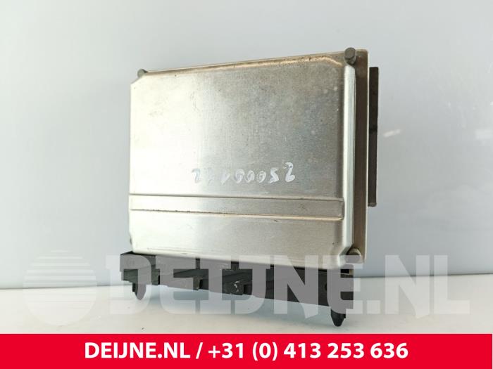 Volvo V70 Engine management computer O275310