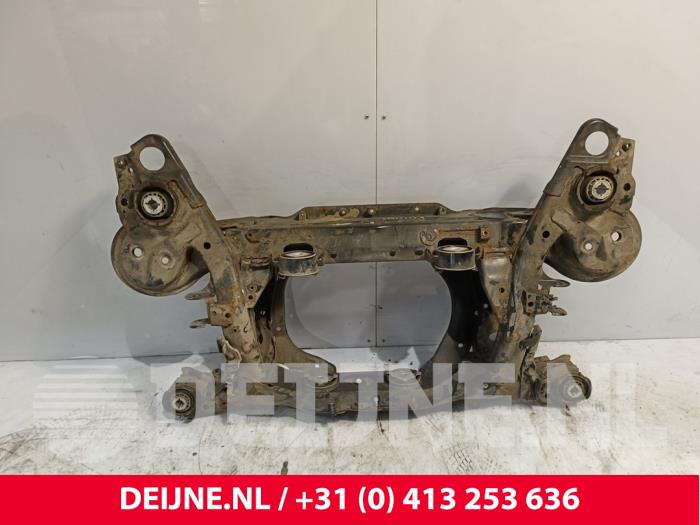 Gebruikte Subframe Volvo XC90 II 2.0 T8 16V Twin Engine AWD Prijs € 350,00 Margeregeling aangeboden door van Deijne Onderdelen Uden B.V.