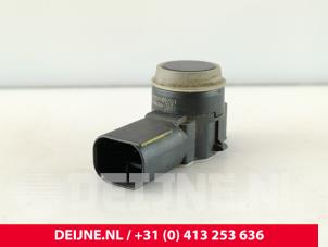 Gebruikte Parkeersensor Opel Vivaro 2.0 Diesel 145 Prijs € 12,10 Inclusief btw aangeboden door van Deijne Onderdelen Uden B.V.