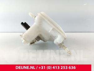Toyota Pro-Ace City Bremsflüssigkeitsbehälter O275338 foto 3