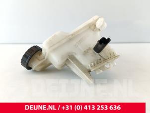 Toyota Pro-Ace City Bremsflüssigkeitsbehälter O275338 foto 2