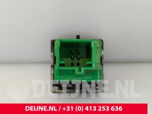 Citroen Berlingo Central locking switch O275357 photo 3
