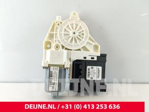 Volkswagen Caddy Door window motor O275391 photo 2