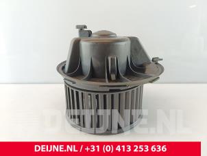Volkswagen Caddy Heating and ventilation fan motor O275413 photo 2