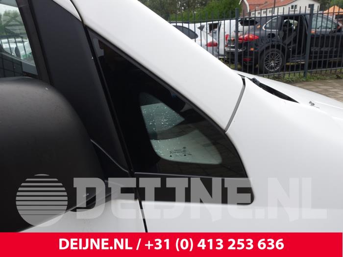 Nissan NV200 Dreieckfenster rechts vorne O275438