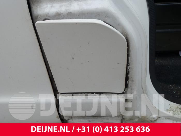 Nissan NV200 Tankklappe O275467