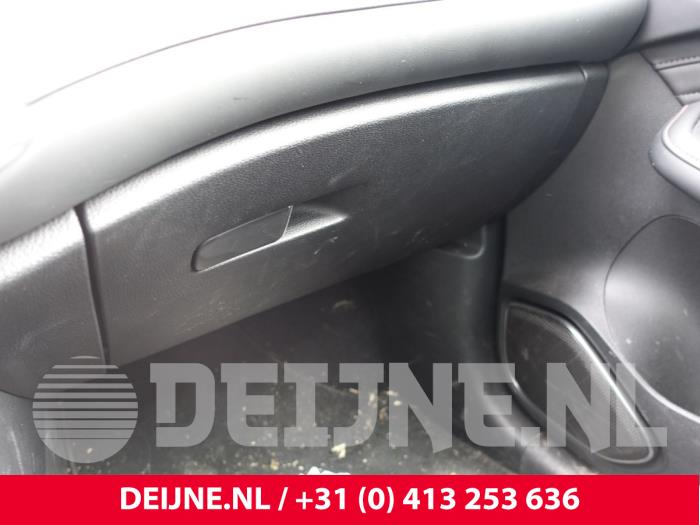 MG EHS Handschuhfach O275565