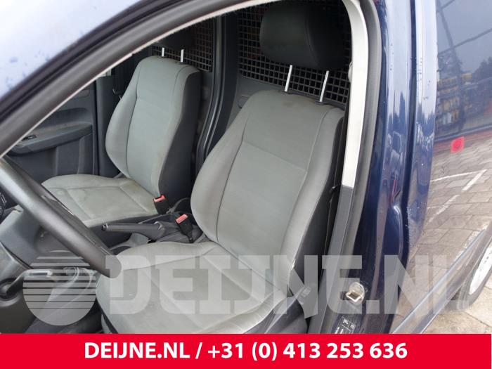 Volkswagen Caddy Sitz links O275693