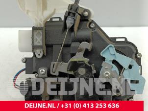 Volkswagen Caddy Türschlossmechanik 2-türig rechts O275708 foto 2