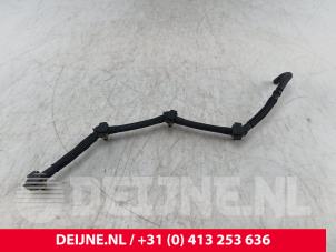 Volkswagen Caddy Brennstoff-Rücklaufleitung O275899 foto 3