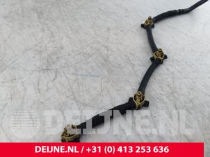 Volkswagen Caddy Brennstoff-Rücklaufleitung O275899 foto 2