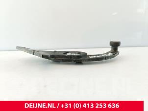 Mercedes Vito Schuifdeurrol rechts O275926 foto 3