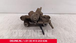 Opel Movano Bremszange links hinten O275971 foto 3