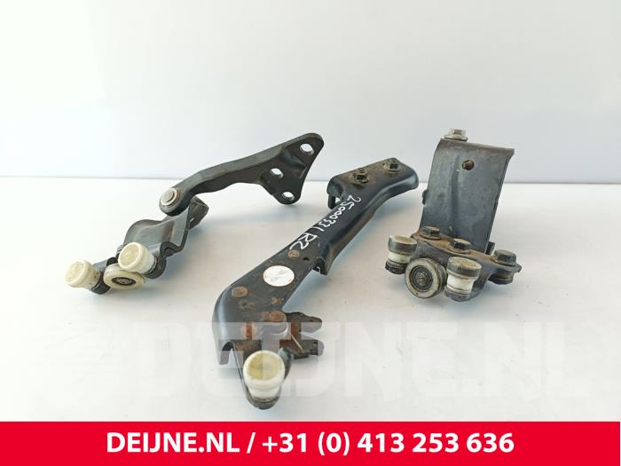Ford Transit Schuifdeurrol rechts O276059