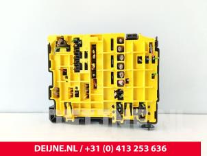 Opel Vivaro Zekeringkast O276087 foto 2