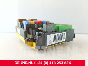 Opel Vivaro Zekeringkast O276087 foto 3