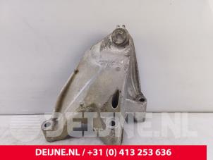 Gebruikte Motorrubber Volkswagen Crafter 2.0 TDI 16V Prijs € 24,20 Inclusief btw aangeboden door van Deijne Onderdelen Uden B.V.