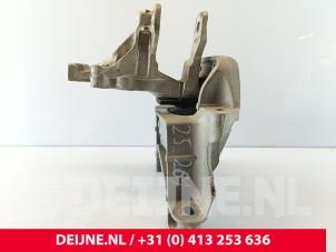 Opel Vivaro Engine mount O276151 photo 3