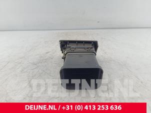 Volvo V50 Dashboard vent O276171 photo 3