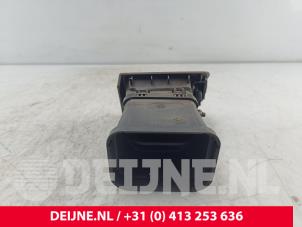 Volvo V50 Luchtrooster Dashboard O276170 foto 3