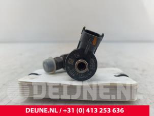 Opel Vivaro Injector (diesel) O276180 photo 3