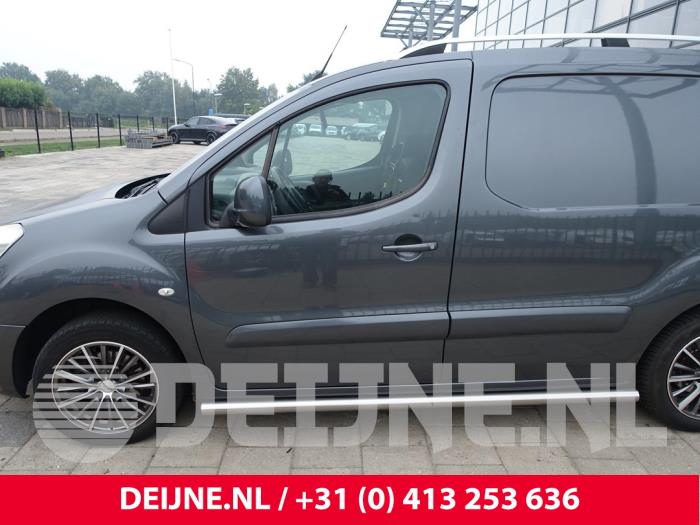 Peugeot Partner Tür 2-türig links O276320