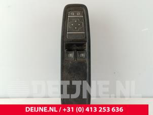 Gebruikte Raam schakelaar elektrisch Mercedes Citan (420.6) 1.5 110 CDI Prijs € 72,60 Inclusief btw aangeboden door van Deijne Onderdelen Uden B.V.