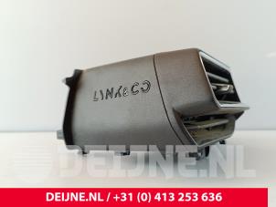 Lynk & Co 01 Dashboard vent O276712 photo 3