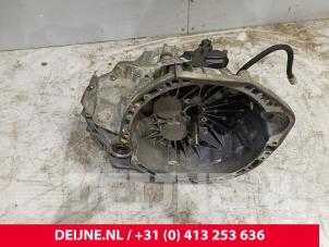 Renault Master Versnellingsbak O276743 foto 2