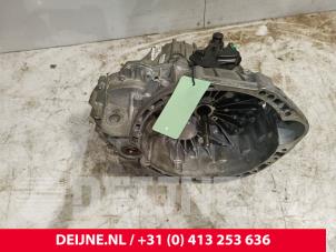 Renault Trafic Getriebe O276754 foto 2