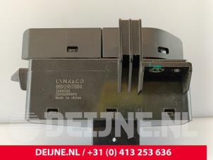 Lynk & Co 01 Panikbeleuchtung Schalter O276977 foto 3