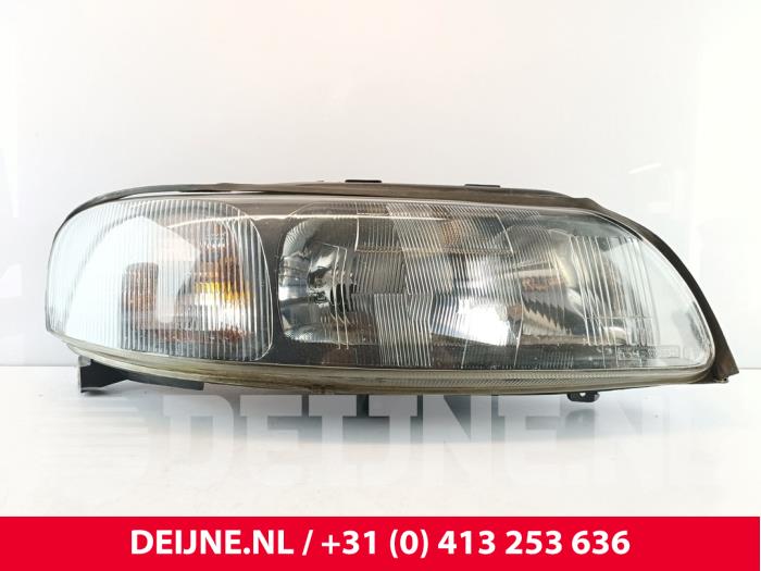Volvo V70 Scheinwerfer rechts O277050