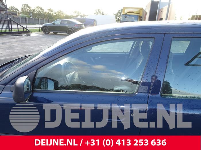 Volvo V70 Türscheibe 4-türig links vorne O277084