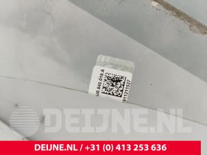 Porsche Taycan Türscheibe 4-türig links vorne O277179 foto 3