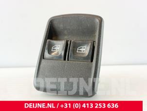 Gebruikte Raam schakelaar elektrisch Opel Vivaro 1.6 CDTI 115 Prijs € 24,20 Inclusief btw aangeboden door van Deijne Onderdelen Uden B.V.