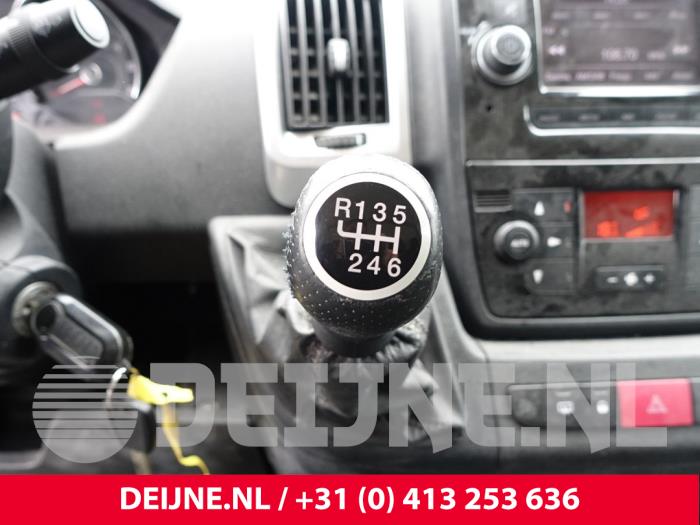 Gebruikte Versnellingspook Citroen Jumper (U9) 2.2 Blue HDi 140 Prijs € 90,75 Inclusief btw aangeboden door van Deijne Onderdelen Uden B.V.