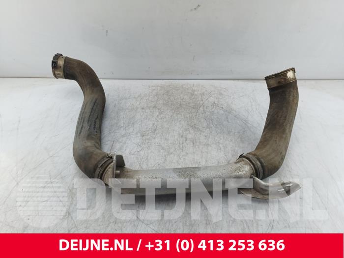 Gebruikte Intercooler Buis Volvo V40 (MV) 2.0 T3 16V Prijs € 40,00 Margeregeling aangeboden door van Deijne Onderdelen Uden B.V.