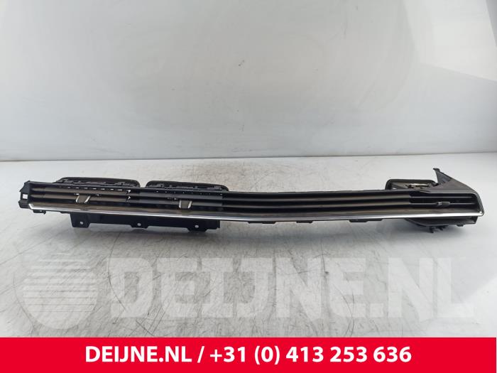 Lynk & Co 01 Dashboard sierlijst O277712