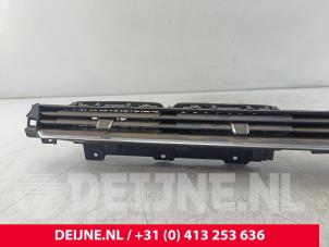 Lynk & Co 01 Dashboard sierlijst O277712 foto 2