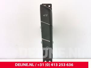 Gebruikte Schakelaar achterklep MG HS/EHS I (AS23) 1.5 EHS T-GDI Hybrid Prijs € 30,25 Inclusief btw aangeboden door van Deijne Onderdelen Uden B.V.