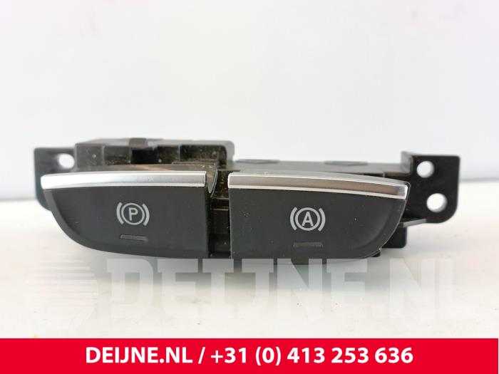 Gebruikte Schakelaar handrem MG HS/EHS I (AS23) 1.5 EHS T-GDI Hybrid Prijs € 30,25 Inclusief btw aangeboden door van Deijne Onderdelen Uden B.V.